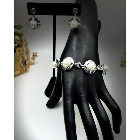 Stunning Givenchy Faux Pearl And Crystals  Silver Tone Bracelet And Earrings Set - Picture 3 of 15